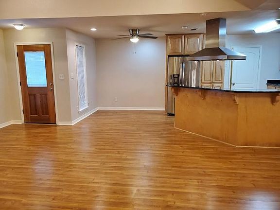 3rd image of 5358 Meadowgate Dr
