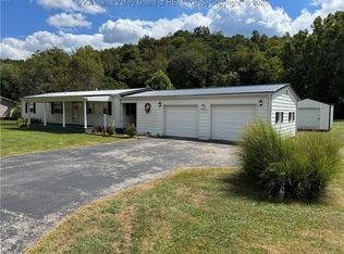 206 Dublin Rd, Leon, WV 25123