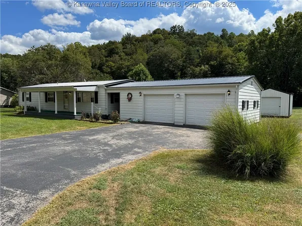 206 Dublin Rd, Leon, WV 25123