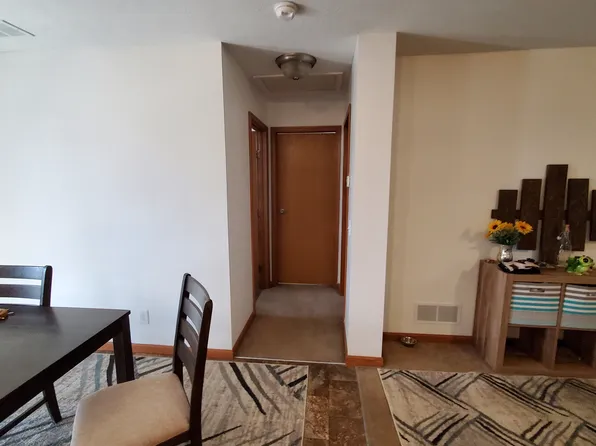 12244 Buffalo Hills Dr, Watford City, ND 58854