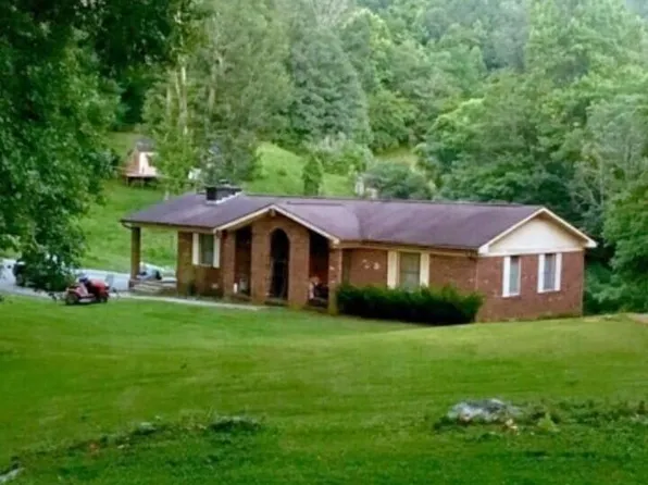 175 Hospital View Dr, Pennington Gap, VA 24277