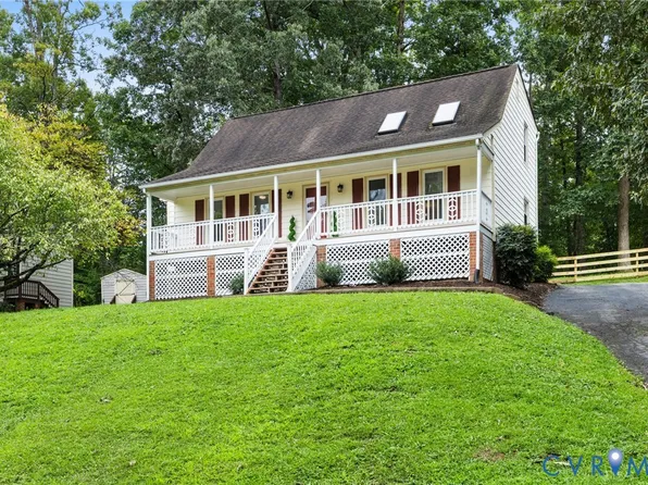 2713 Mistwood Forest Dr, Chester, VA 23831