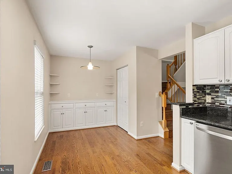 917 Rolfe Pl — Photo 32