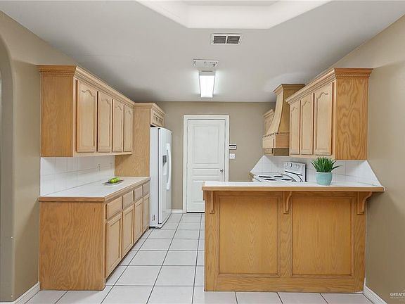 4th image of 4108 Ebony Ave