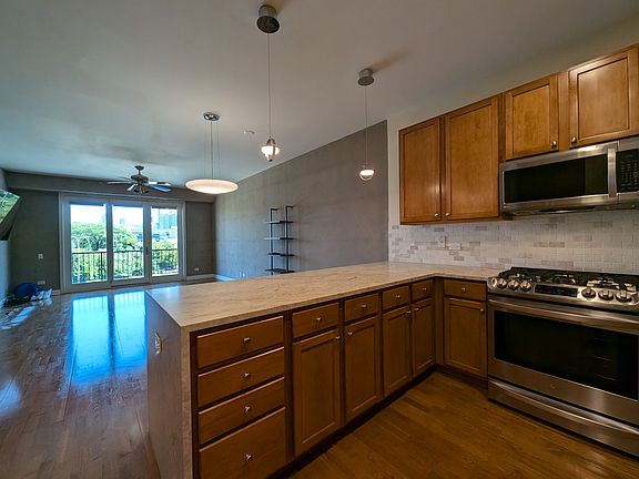 3rd image of 544 N Milwaukee Ave APT 301