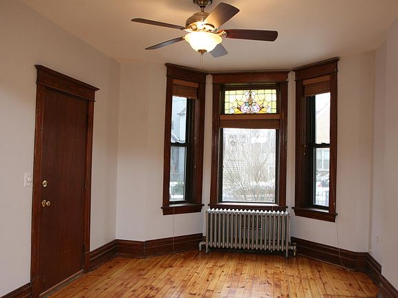 3rd image of 2706 N Richmond St #1