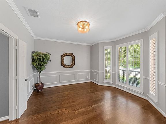 4th image of 4201 Barnsley Dr