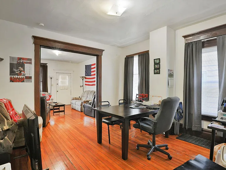 73 E Maynard Ave — Photo 4