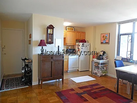 1 bed, 1.0 bath, $2,350 — Photo 2