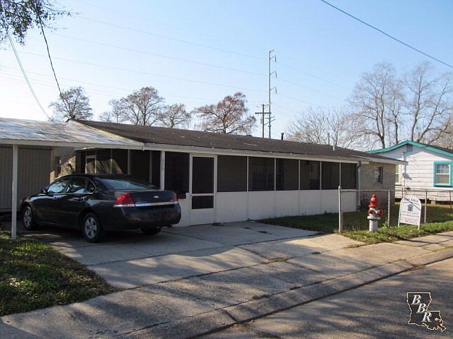 1st image of 606 Aucoin St