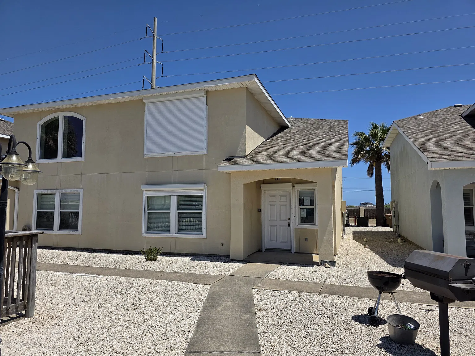 3 bed, 2.5 bath, 1650 sqft, $2,200 — Photo 2
