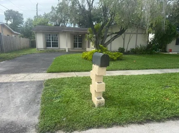 2530 NW 87th Ln, Fort Lauderdale, FL 33322