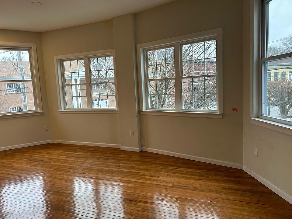 1 Main St 5, Highland, NY 12528 Zillow