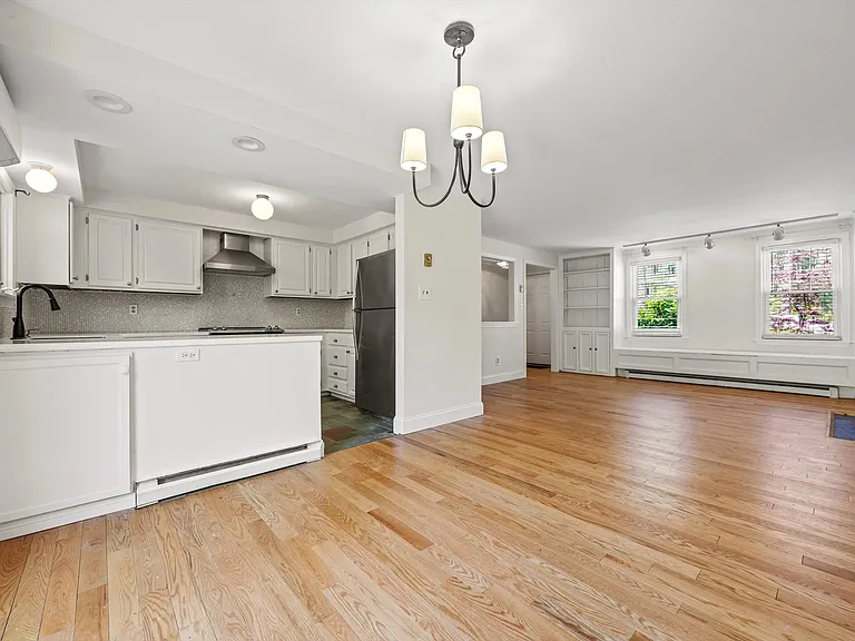 7 Dresden Ct — Photo 10