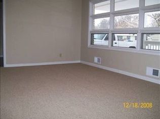 4715 SW 18th St, Topeka, KS 66604