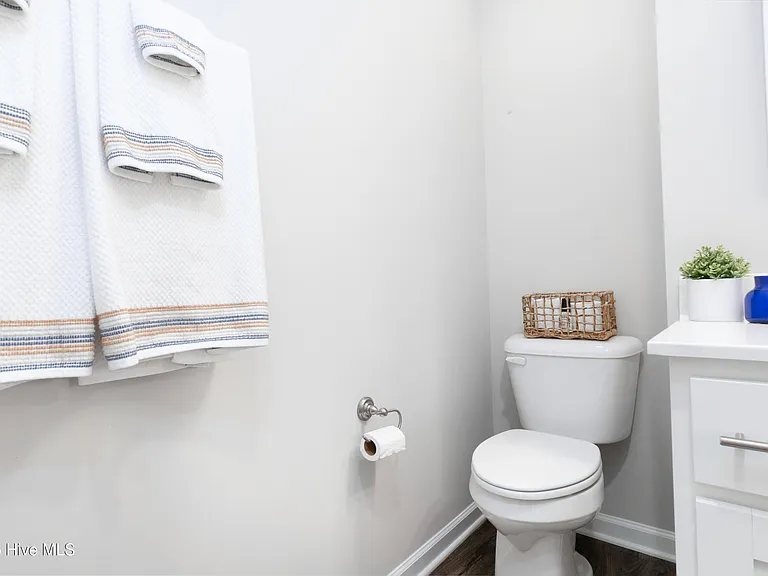 175 Old Murdoch Rd #303 — Photo 17