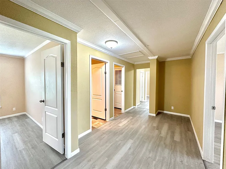 831 Country Club Rd — Photo 10