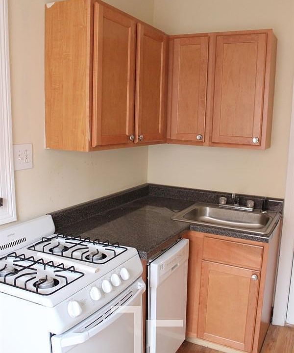 1st image of 2904 N Mildred Ave #1
