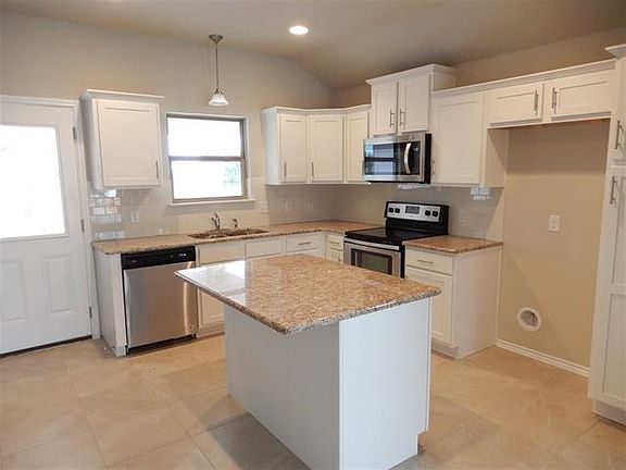 5th image of 1318 Primrose Ln