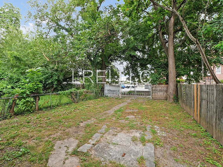 1821 Date St — Photo 8