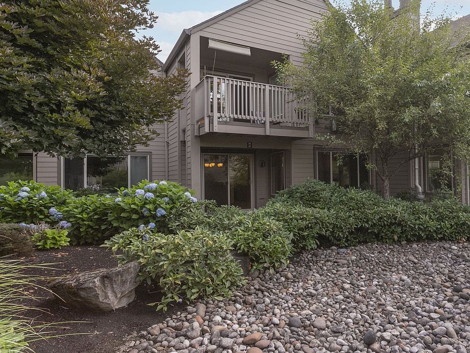 1st image of 2518 SE Baypoint Dr Unit 27