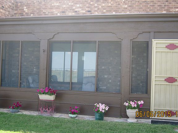 Screened-in Front Porch