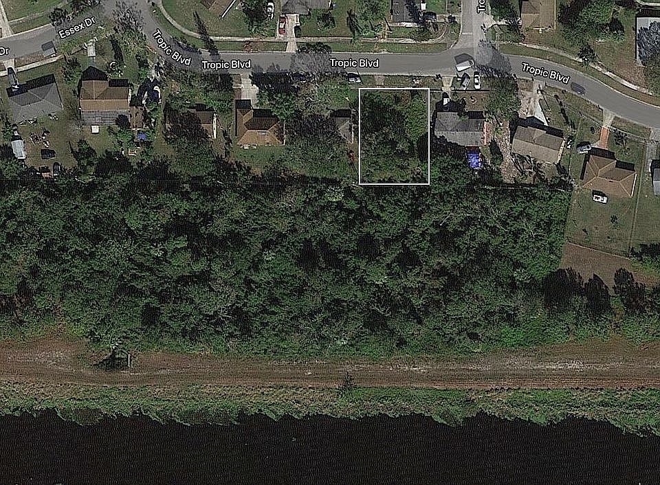 2nd image of 2905 Tropic Blvd