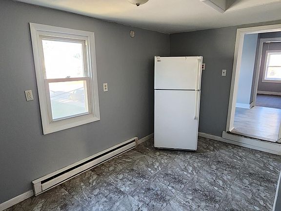 5th image of 133 W Walnut St #2