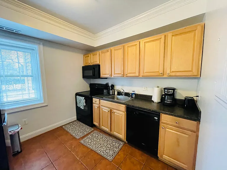 194 E Lee St #1A — Photo 8