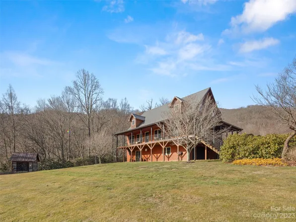 137 Buckeye Branch Dr, Clyde, NC 28721