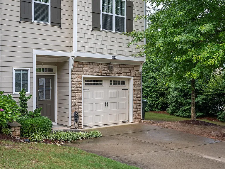 2123 Scarlet Maple Dr — Photo 29
