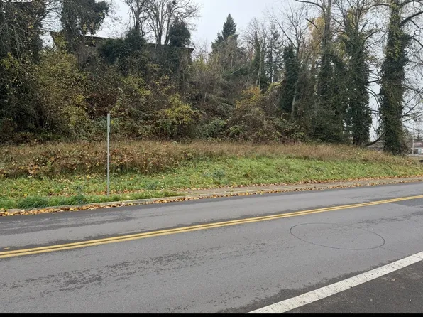 623 McClaine St, Silverton, OR 97381