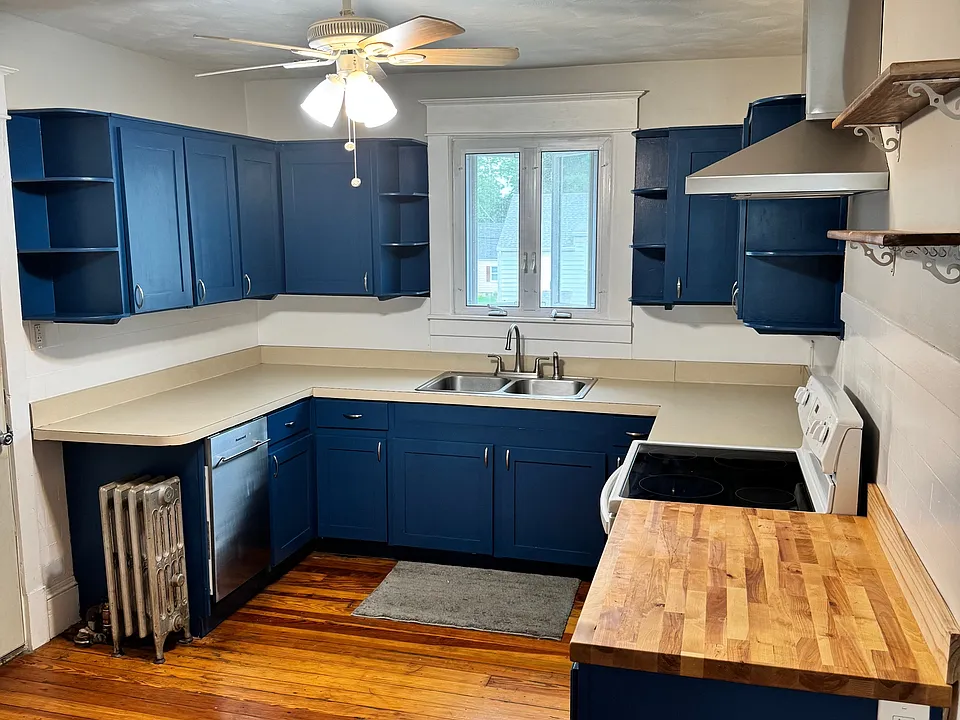 120-122 Powell Ave #2