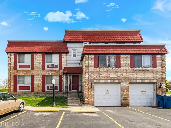 8127 Mount Ct, 8127 Mount Ct #D, Crown Pt, IN 46307