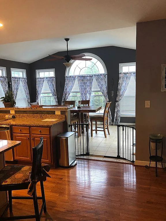 102 Hearthstone Ct photo 1