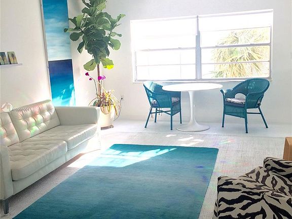 5th image of 325 Ocean Dr APT 206