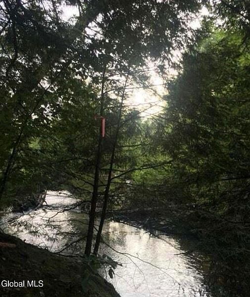 5th image of 522 N Creek Road