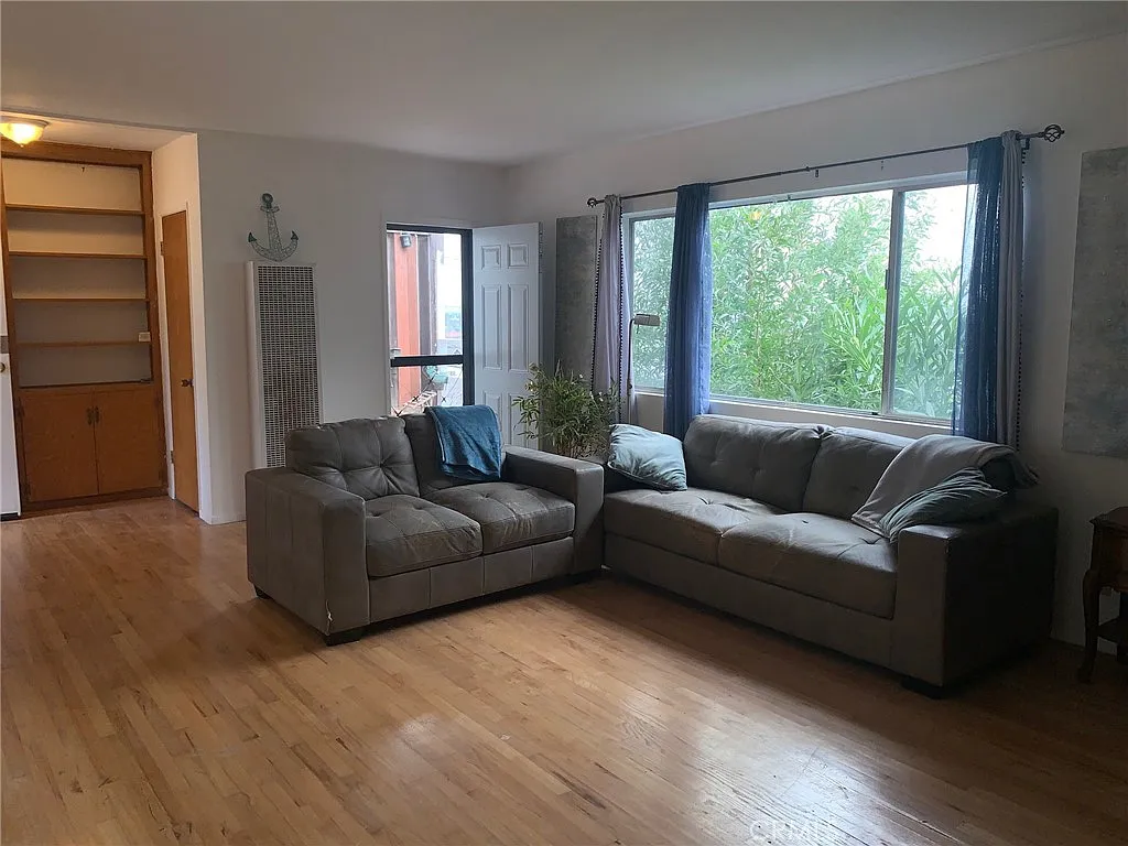 1 bed, 750 sqft, $1,900 — Photo 4