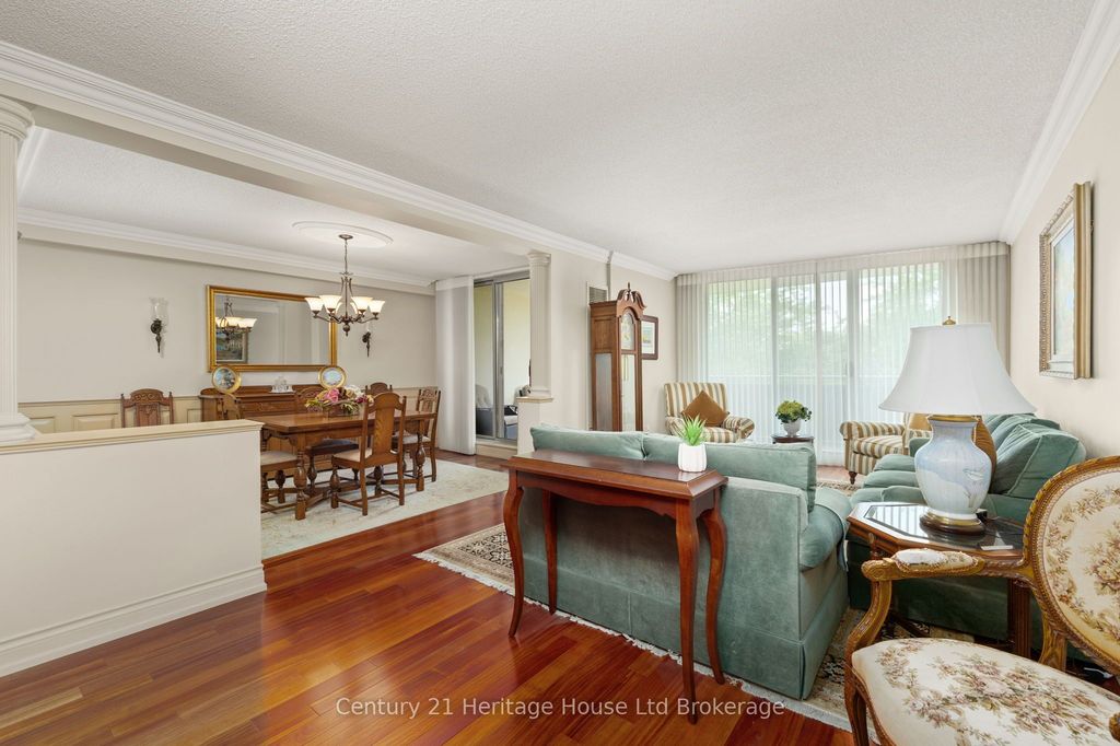 820 Burnhamthorpe Rd #409, Toronto, ON - View 4