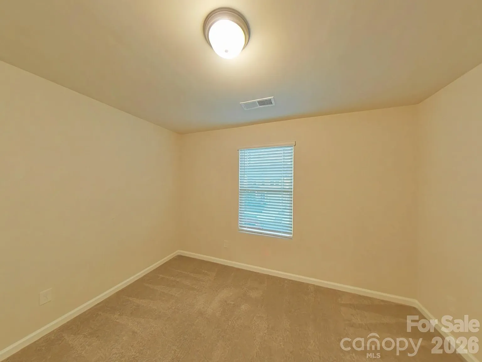 3 bed, 2.5 bath, 1747 sqft, $2,200 — Photo 2