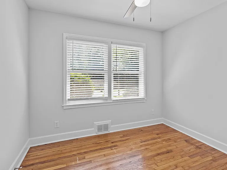 424 Peyton St — Photo 18