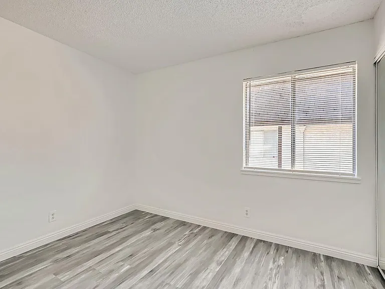 4364 Tara Ave #D — Photo 15