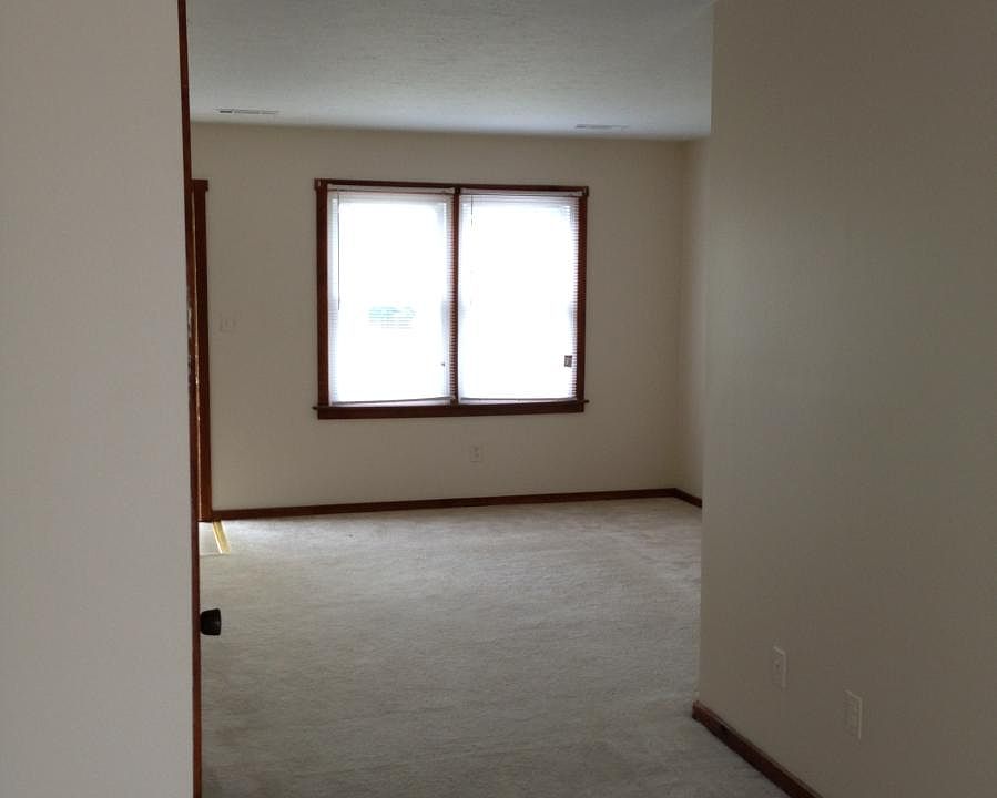 1st image of 14 Willow Oak Ter APT 102