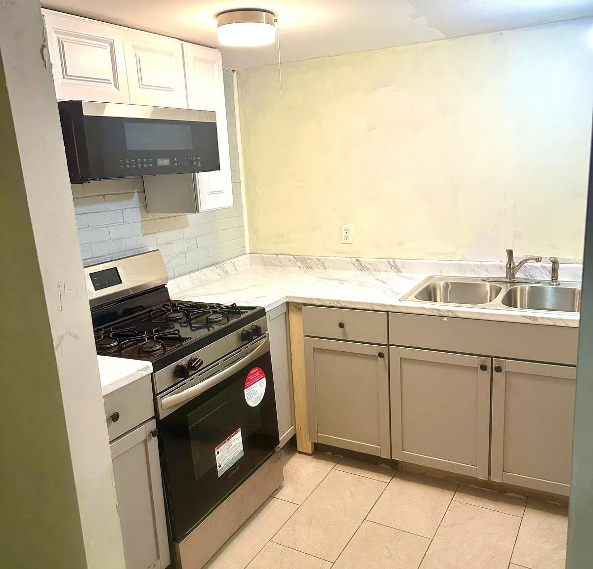 3 bed, $1,850 — Photo 1
