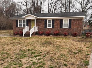 651 Boulevard St, Ayden, NC 28513