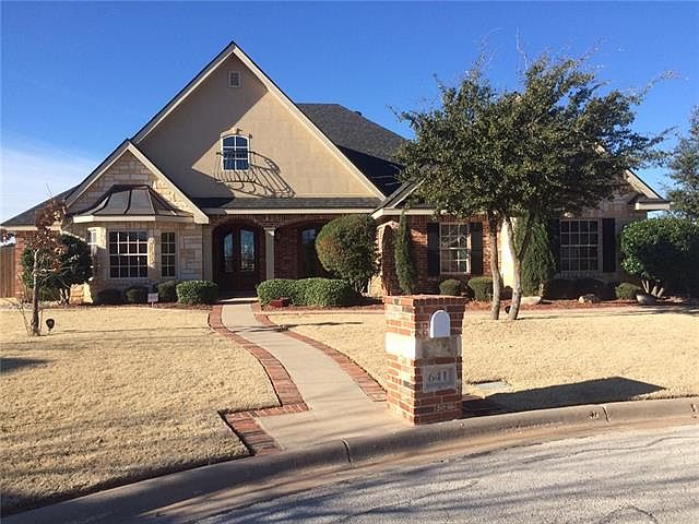 1st image of 641 Cynthia Ct