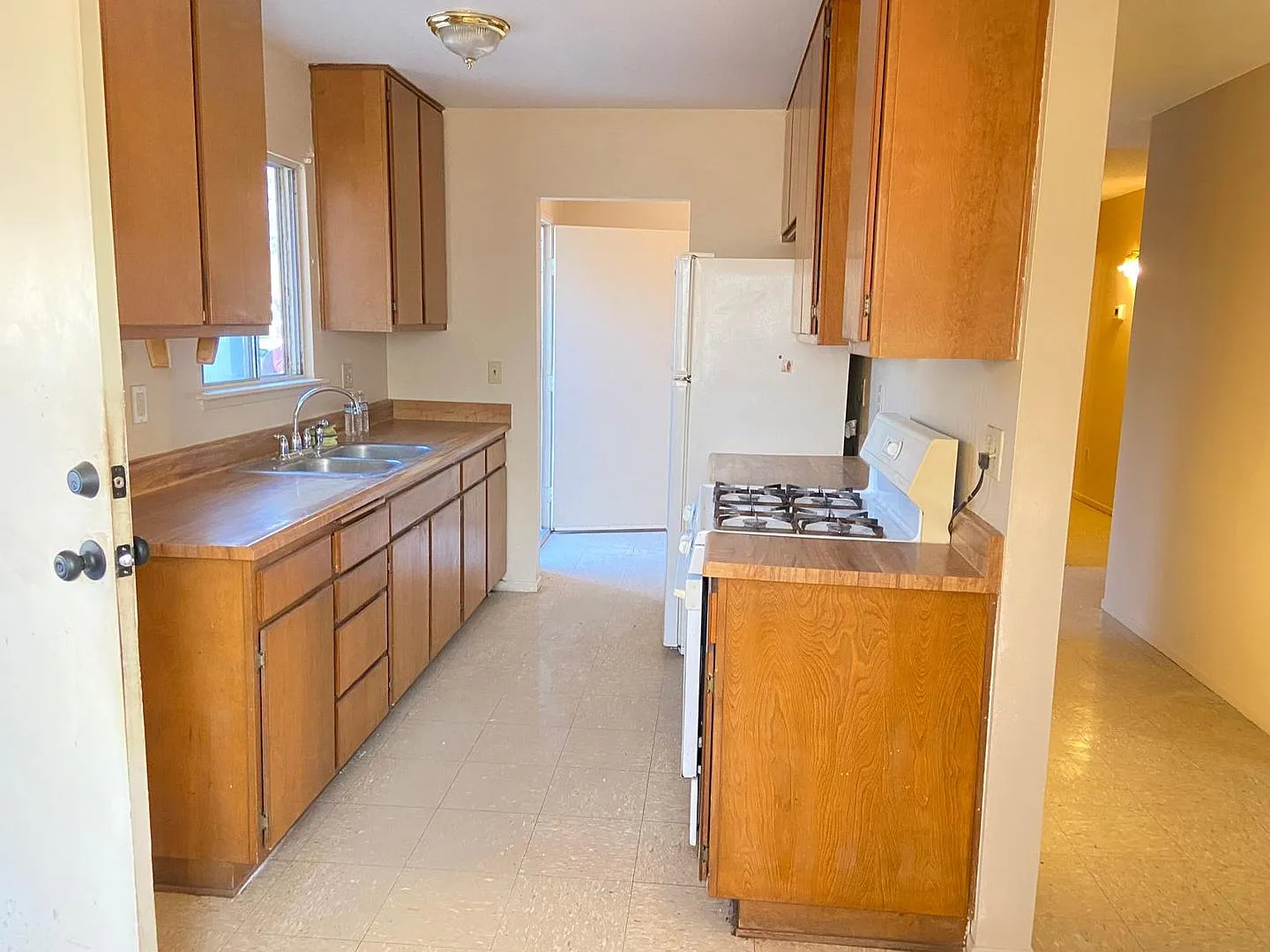 4 Bedroom Home On Large Lot — Photo 2
