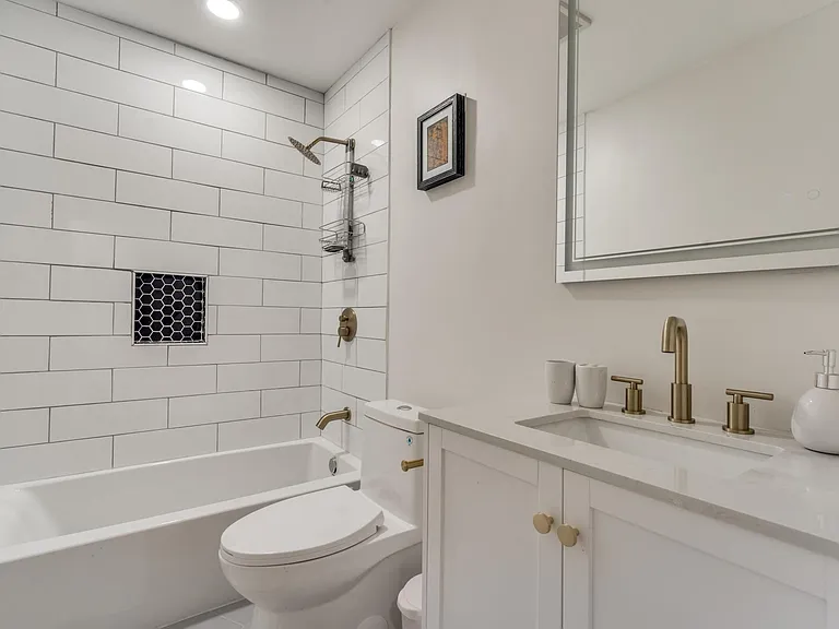 3313 Oak Aly — Photo 4