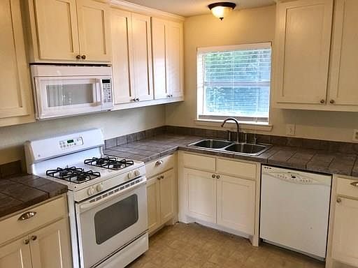 3rd image of 8204 Benares Dr