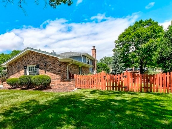 4th image of 520 Claremont Dr